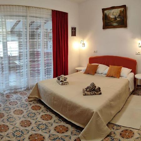 Apartment Istra Near Beach Rovinj Exterior photo